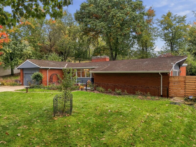 254 Twin Hills DRIVE — photo 2