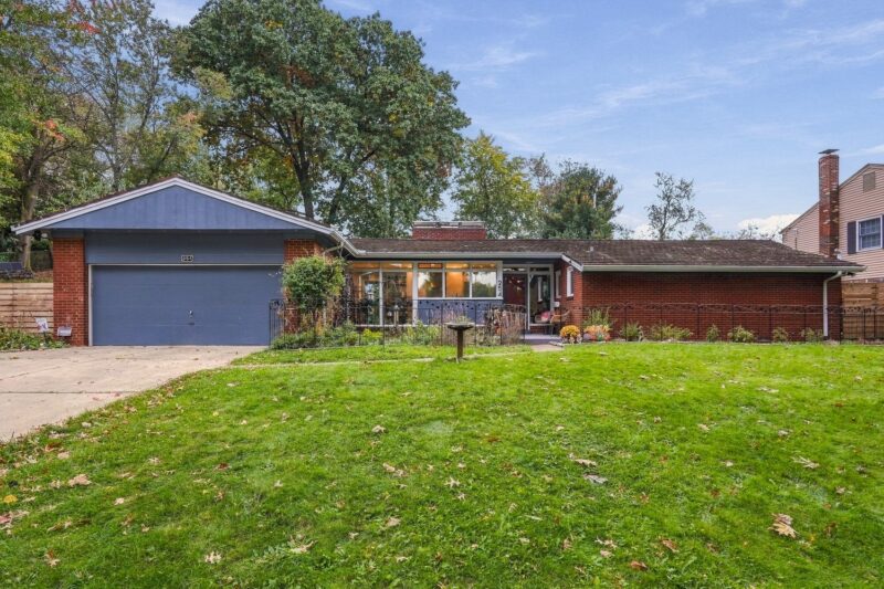 254 Twin Hills DRIVE — photo 3