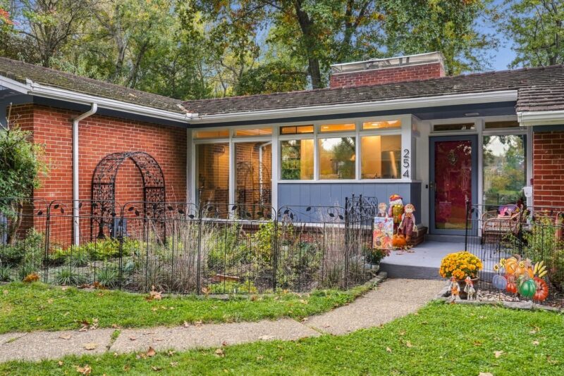 254 Twin Hills DRIVE — photo 4
