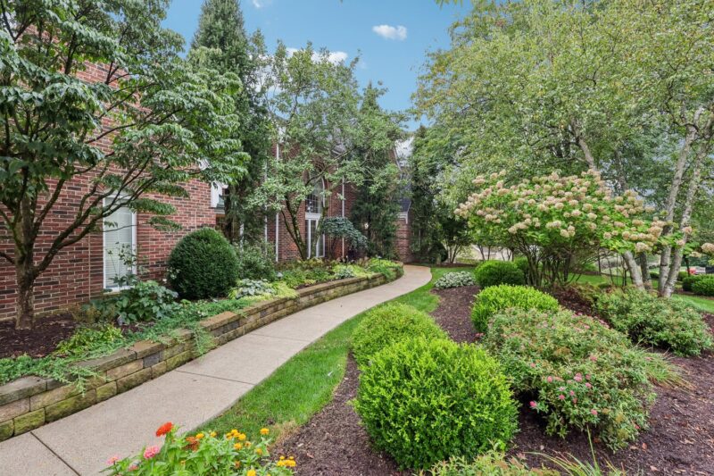 1609 Blackburn Heights DRIVE — photo 2