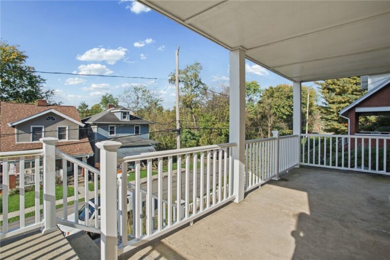 108 Oakwood Ave — photo 2