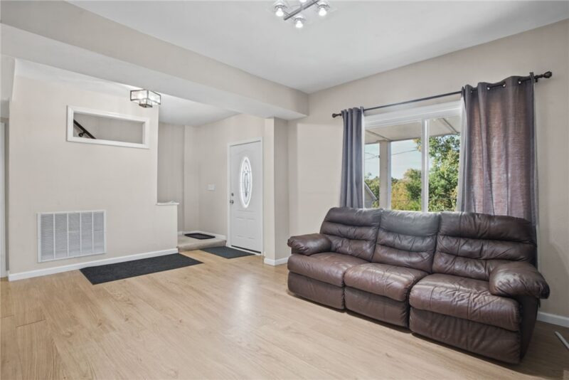 108 Oakwood Ave — photo 4