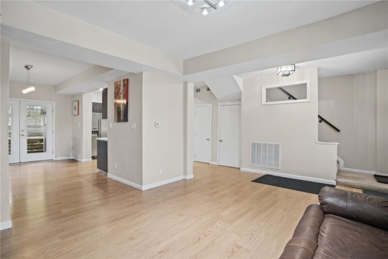 108 Oakwood Ave — photo 7
