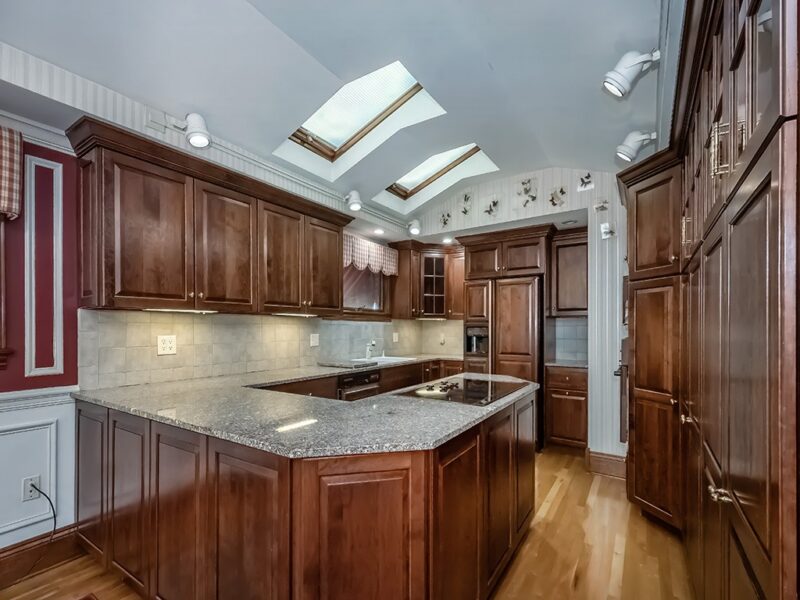 1114 Roup AVENUE — photo 7