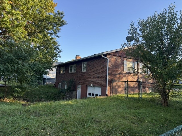922 Anne Ave — photo 2