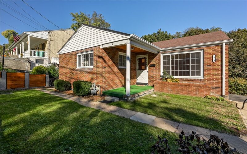 1713 Center Ave