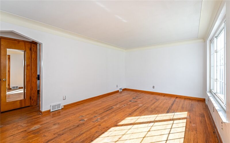 1713 Center Ave — photo 4