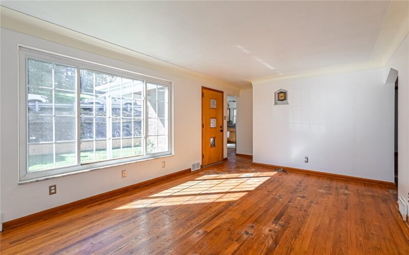 1713 Center Ave — photo 5