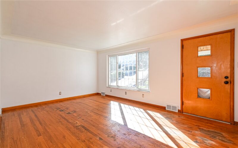 1713 Center Ave — photo 7