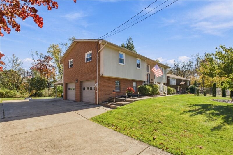 3295 N Hills Rd — photo 2