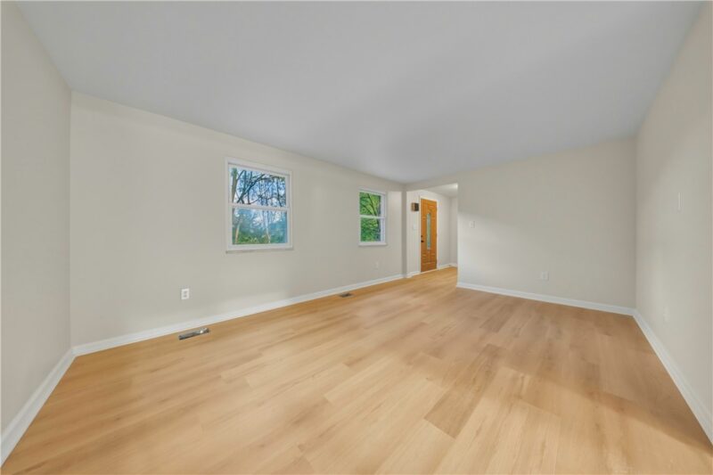 1362 Groveton St — photo 4