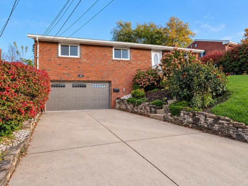 921 Shadycrest Rd — photo 2
