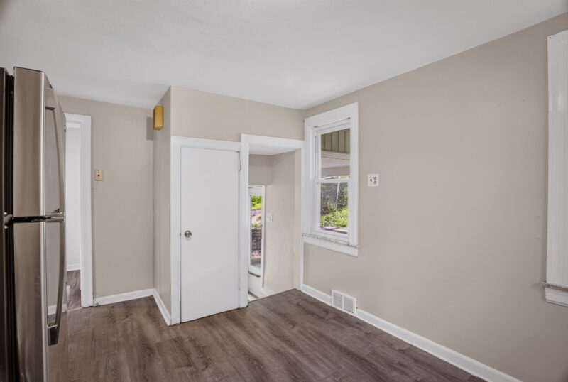 7722 Lloyd Ave — photo 6