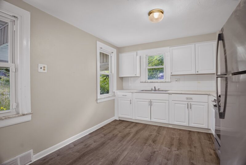 7722 Lloyd Ave — photo 7