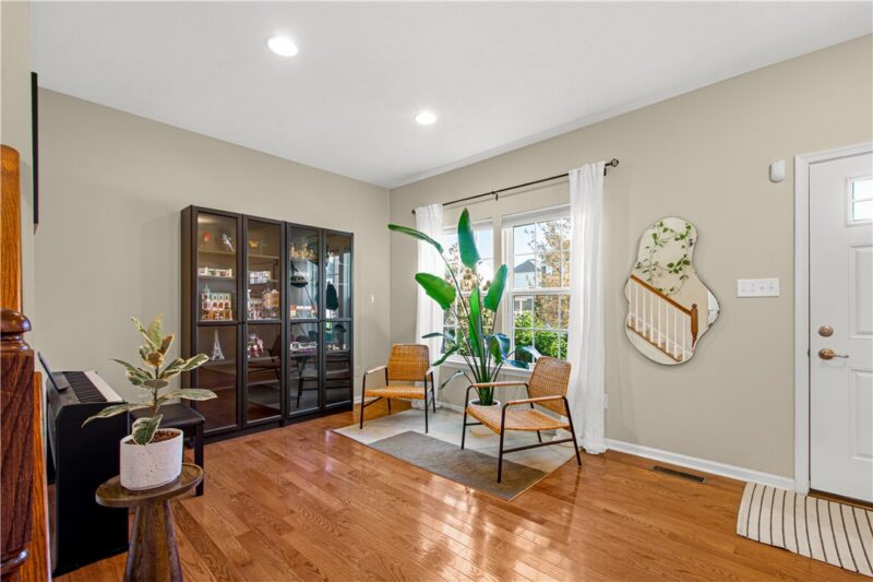2109 Majestic Dr — photo 3