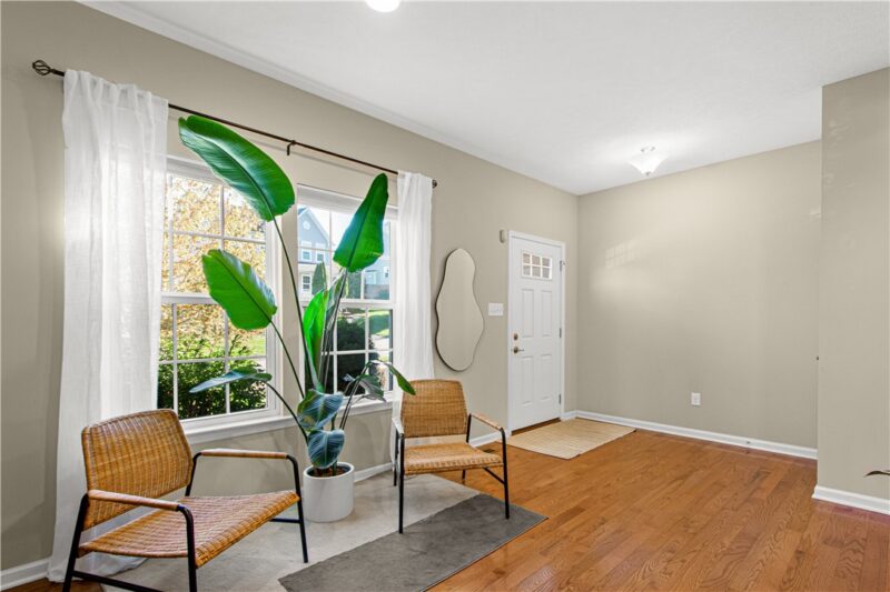 2109 Majestic Dr — photo 4