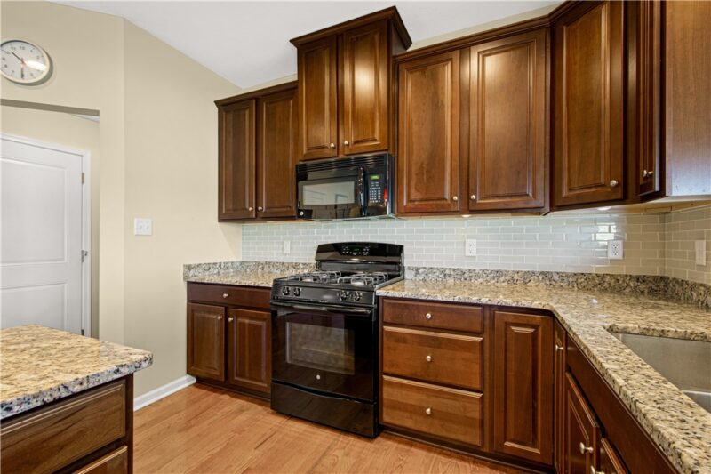 2109 Majestic Dr — photo 7
