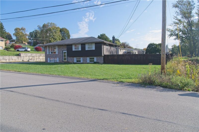 12 Dolly ave — photo 2