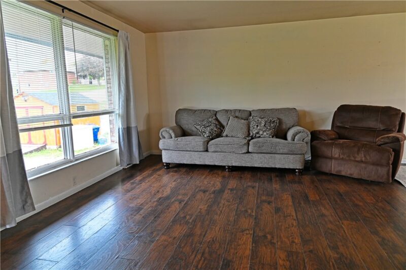 12 Dolly ave — photo 7