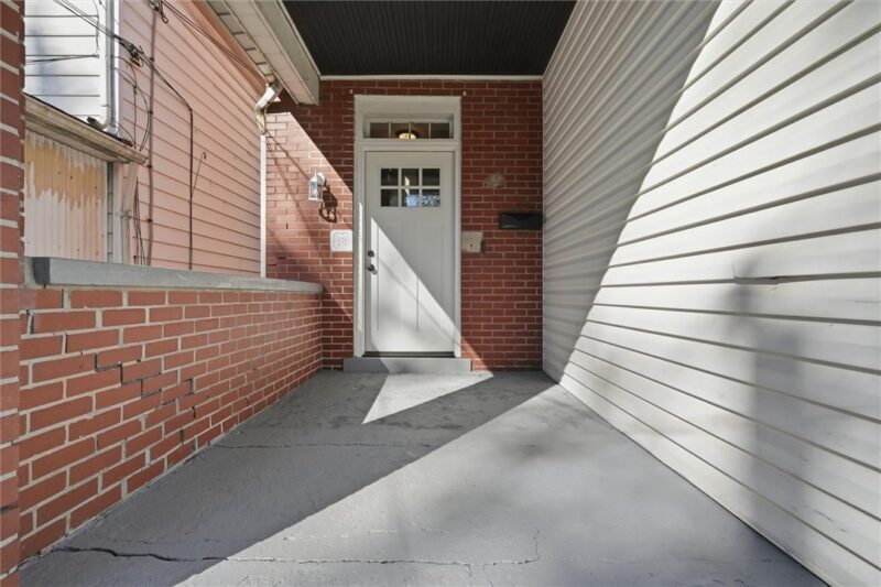 18 Harlem Ave — photo 4