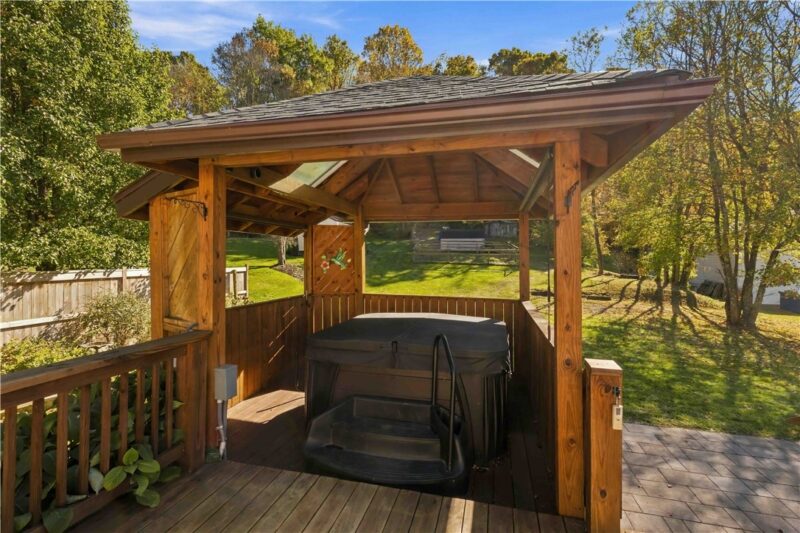 2080 Indian Head Rd — photo 6