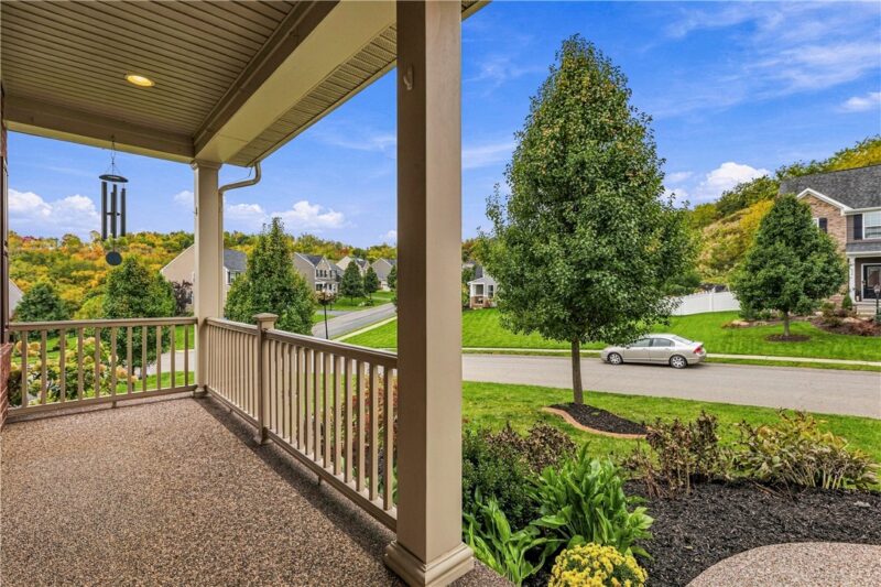 422 Fox Ridge Dr — photo 2