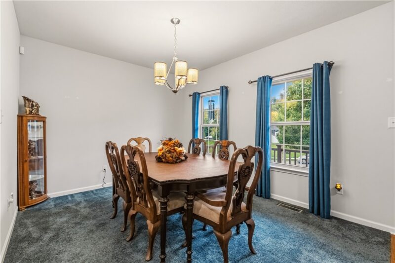 422 Fox Ridge Dr — photo 4