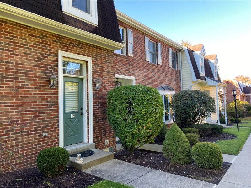 108 Bayberry Ct — photo 2