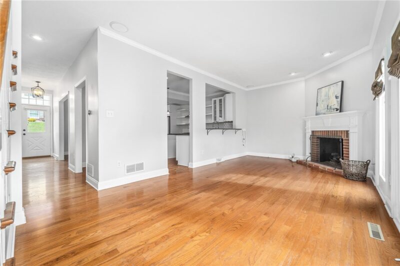 108 Bayberry Ct — photo 4
