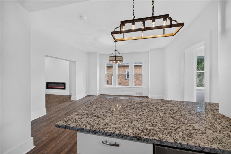 1427 Duss Ave — photo 8