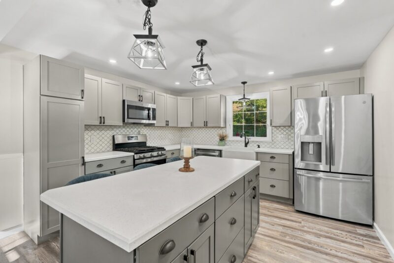 190 Black Oak Dr. — photo 2