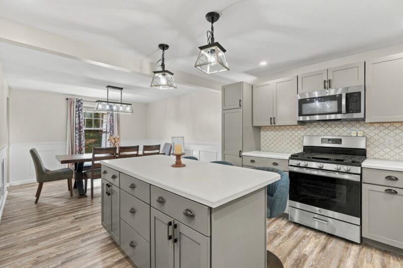 190 Black Oak Dr. — photo 3