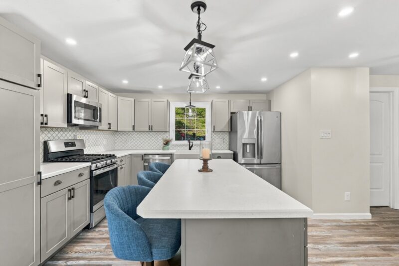 190 Black Oak Dr. — photo 4