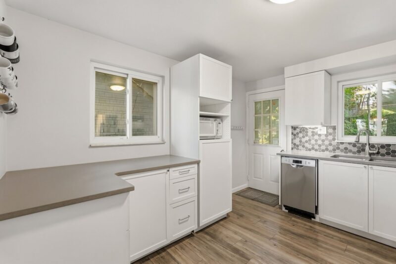 2619 Voelkel AVENUE — photo 8
