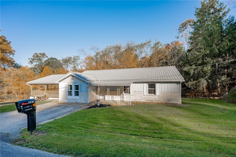 585 Sleepy Hollow Rd — photo 3