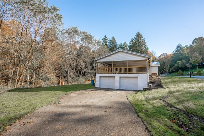 585 Sleepy Hollow Rd — photo 4