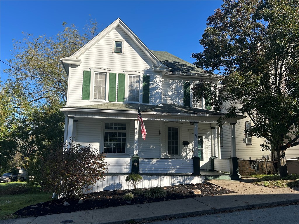 232 E Apple St — photo 1