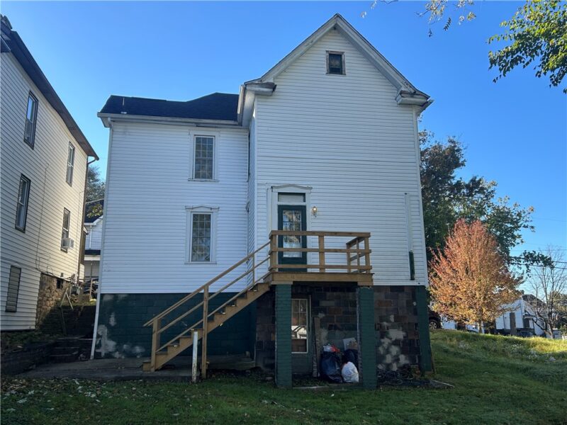 232 E Apple St — photo 2