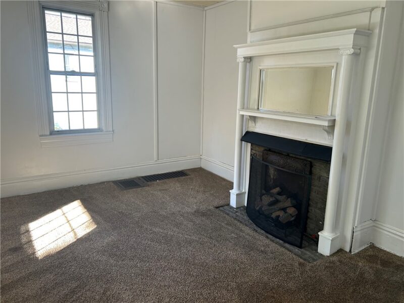 232 E Apple St — photo 3