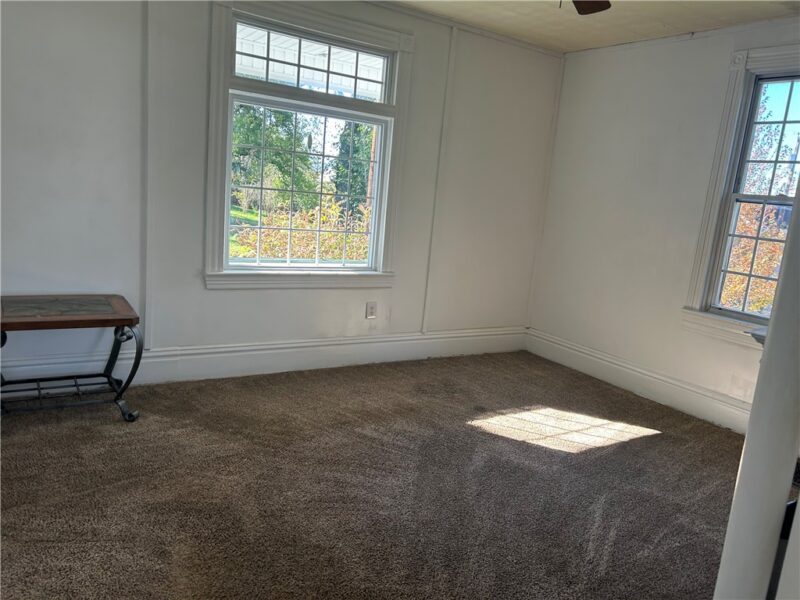 232 E Apple St — photo 4