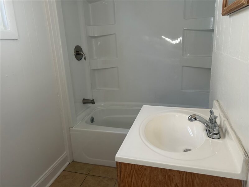 232 E Apple St — photo 8