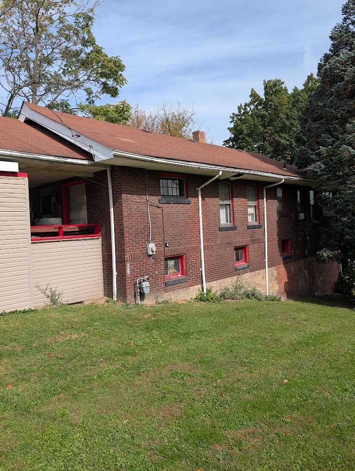 225 Logan Ave — photo 2