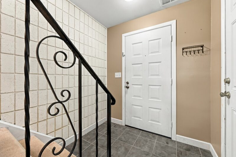 236 Woodbridge DRIVE — photo 4