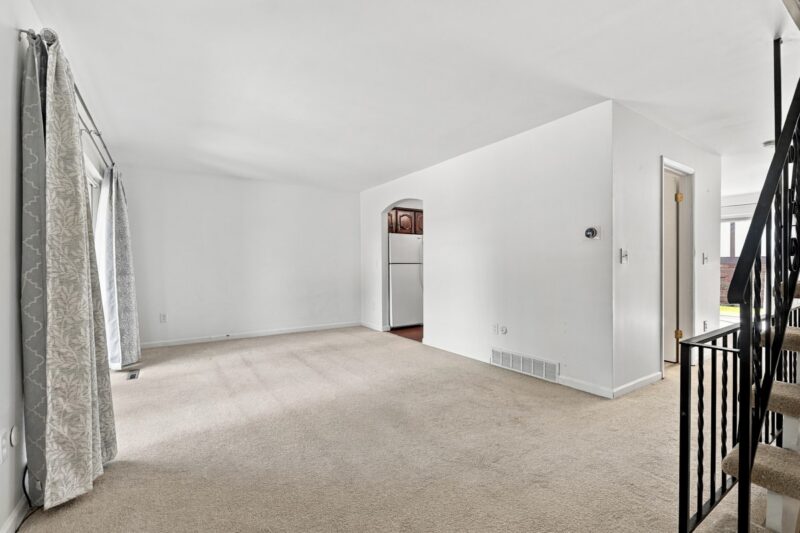 236 Woodbridge DRIVE — photo 8