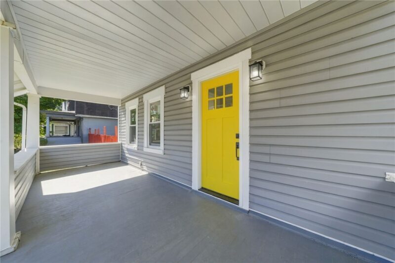647 Kimball Ave — photo 2