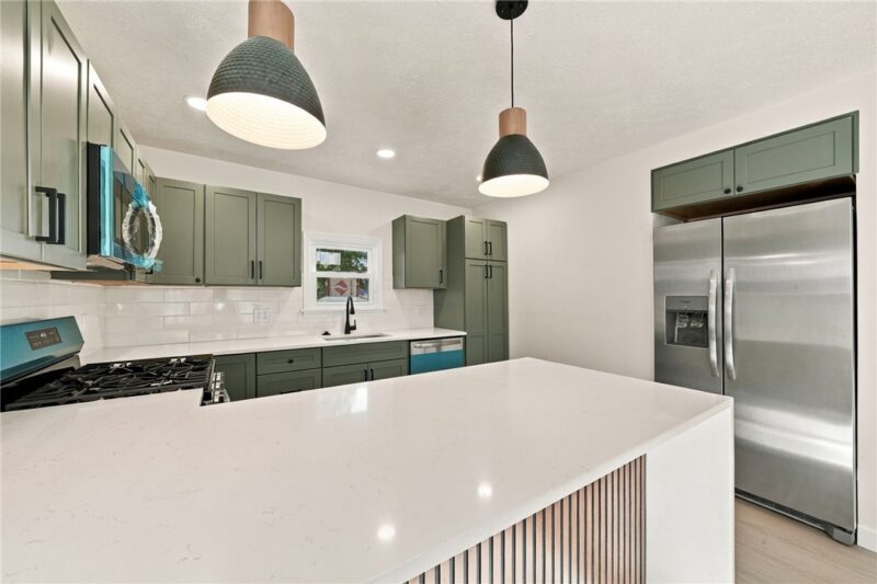 647 Kimball Ave — photo 3