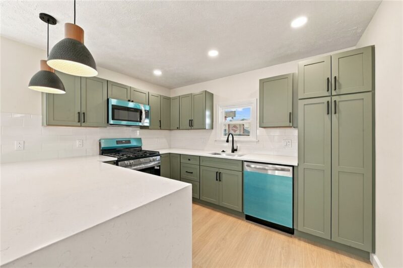 647 Kimball Ave — photo 8