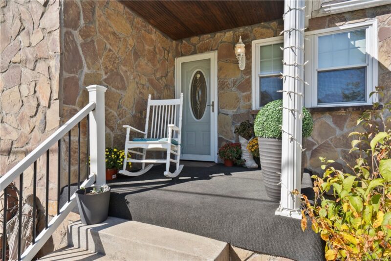 129 Township Drive — photo 2