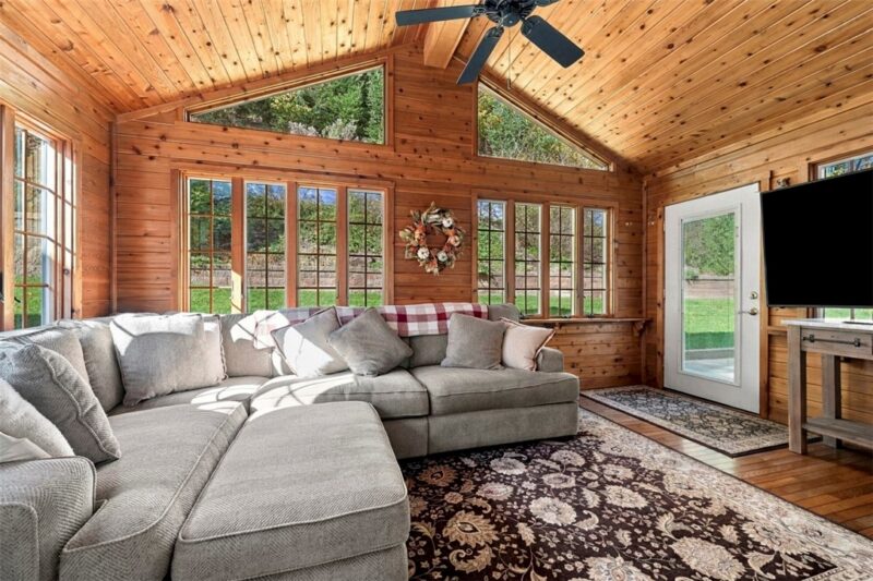 320 Cross Creek Ct — photo 3