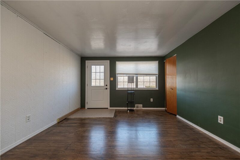 111 Greenview Drive — photo 4